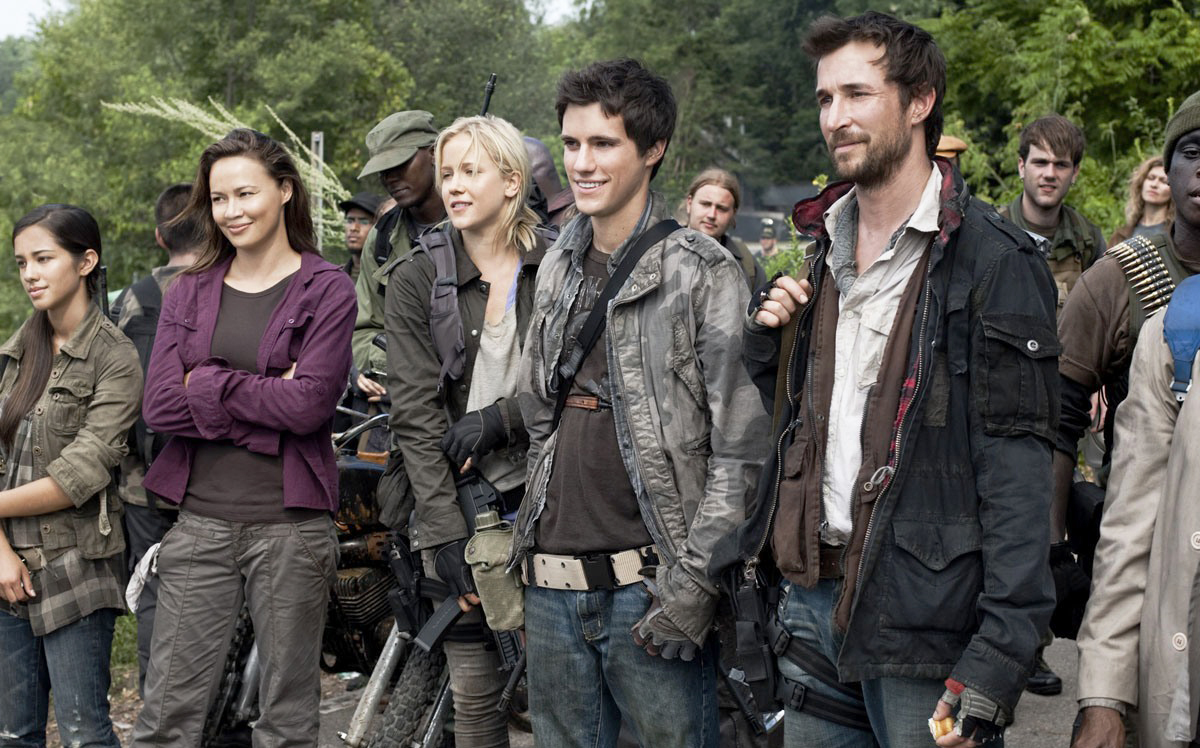 ������ ������ �� ������ �������� - "������ ������" (Falling Skies), ������ �� ����� 1 ���� �������. ���������� �������� �� ������� ���� �� 6 ��� 2011 ������ � ����� �� ������������ ����� TNT.